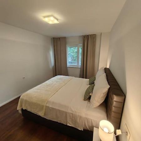 New 1 Bedroom Near Center And Beach Split Exterior photo